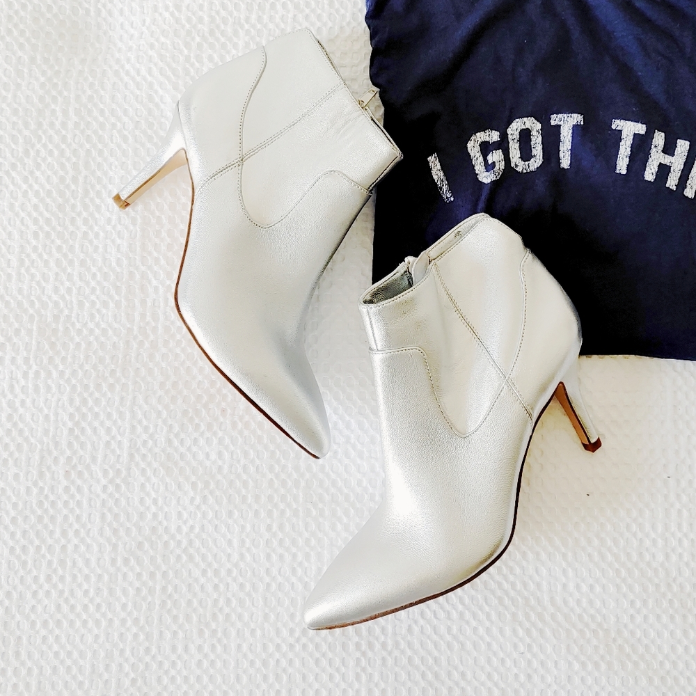 Sole Society Silver Raphaela Leather Booties 6.5